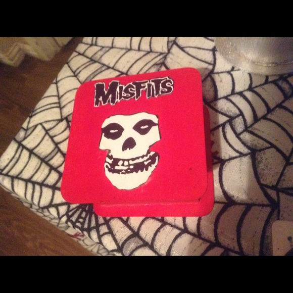 Misfits punk stash box - Picture 2 of 2